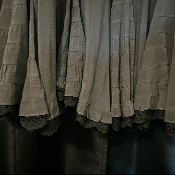 EUC. ZARA Woman cotton and silk gray skirt. Size M. - Picture 3 of 8